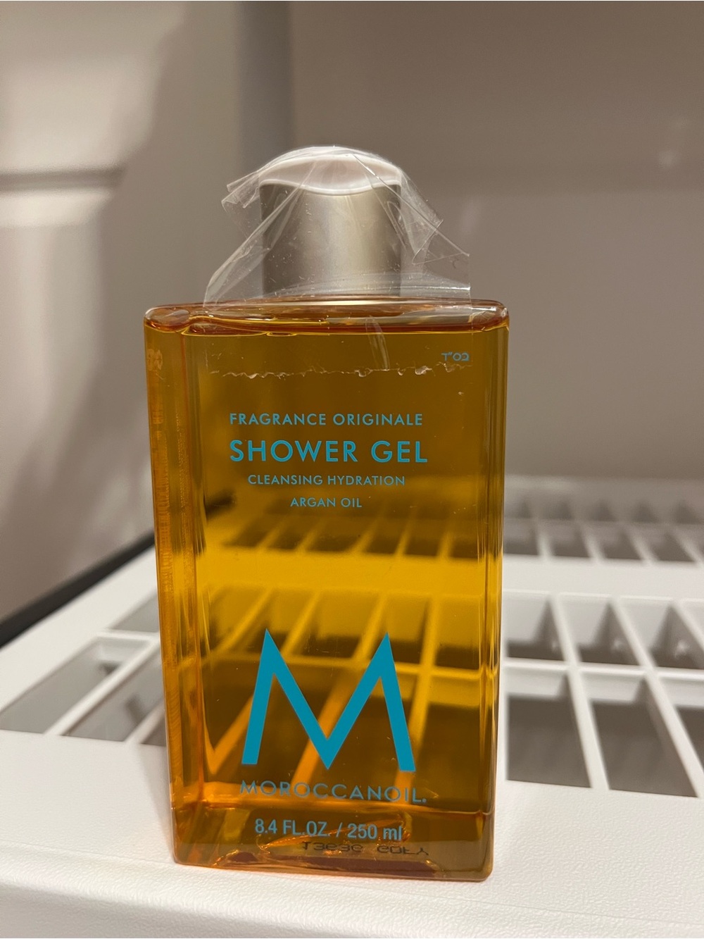 Moroccanoil Amber Shower Gel with Teal Accents